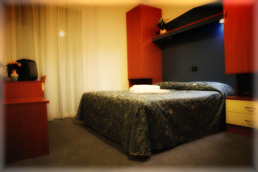 Hotel Derby S Lido di Jesolo Bilik gambar